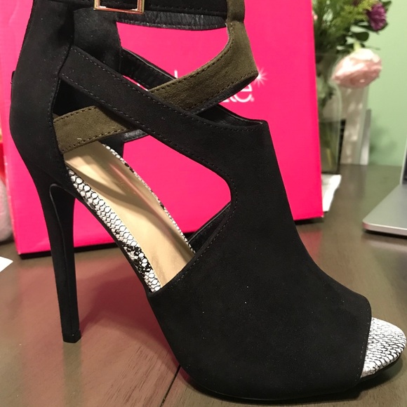 Shoedazzle high heels - Picture 2 of 7